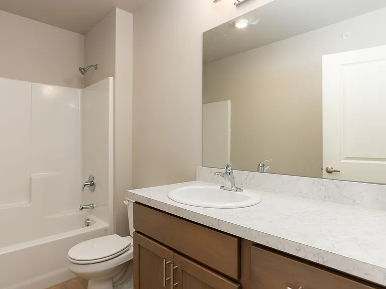 4141 SW 34th St #204 — Photo 6