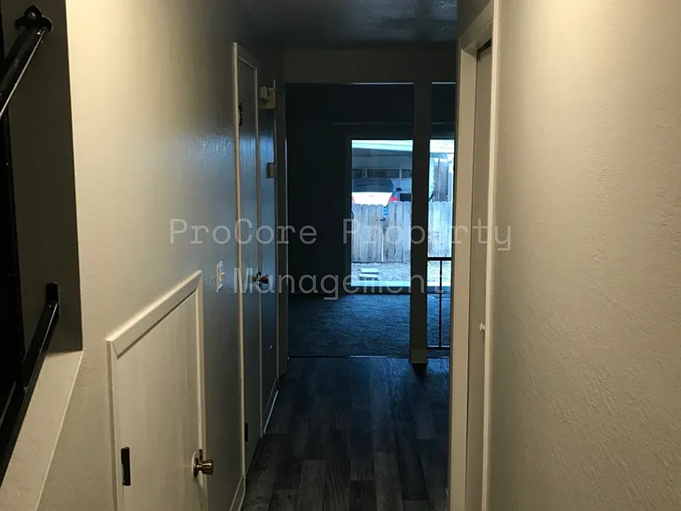 803 NW 2nd St — Photo 11