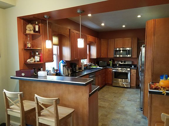 3rd image of 6011 8th Ave NE