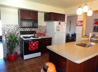 24056 S Lakeview Dr, Minooka, IL 60447