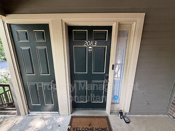 2nd image of 2083 Woodlawn Dr SW