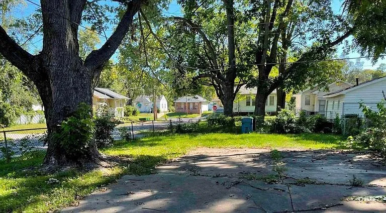 2300 Yale Blvd — Photo 12