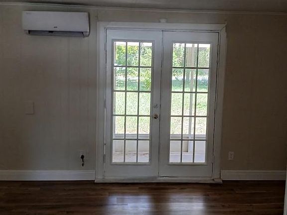4th image of 710 SE 170th Ave