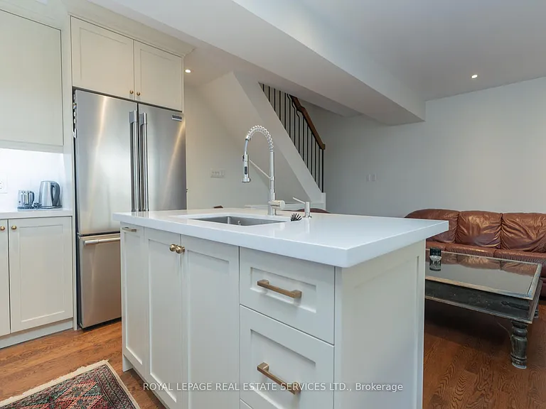 70 Shaftesbury Ave #4 — Photo 17
