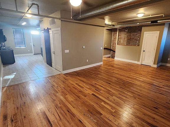 5th image of 1624 Cuming St #901