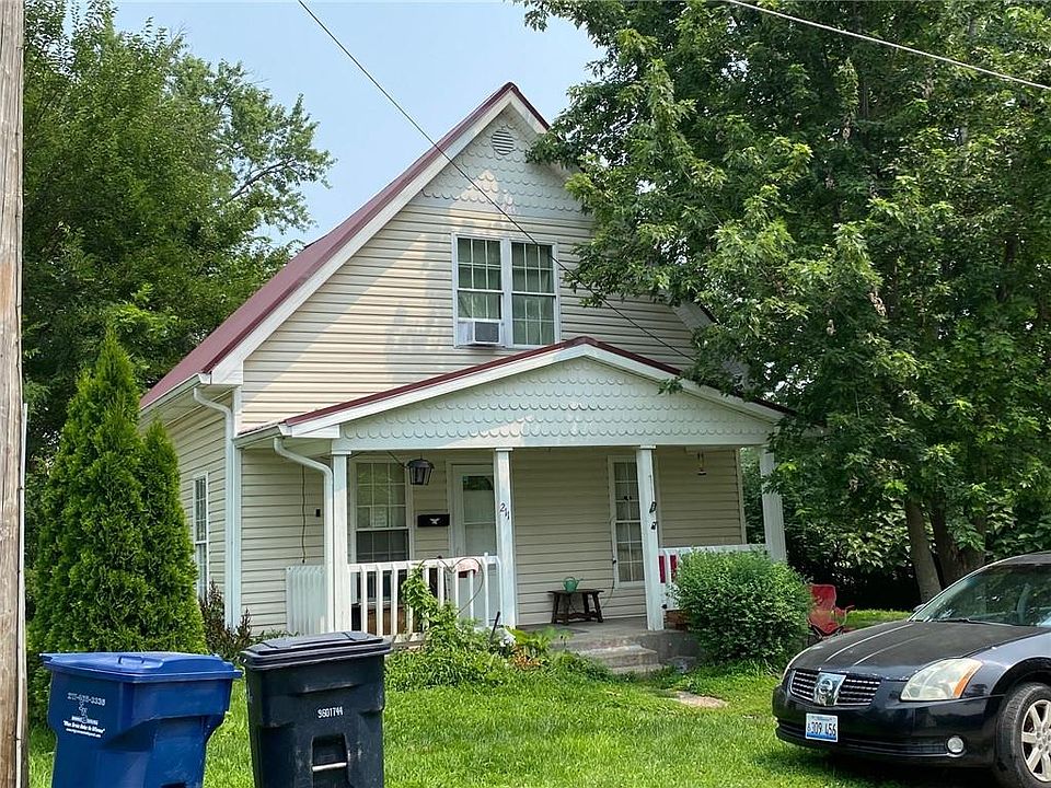 2nd image of 211 Moss St