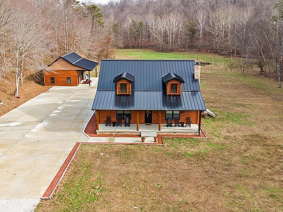 2nd image of 325 Sinking Rd