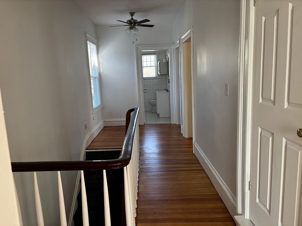 1st image of 213 Vineyard Ave