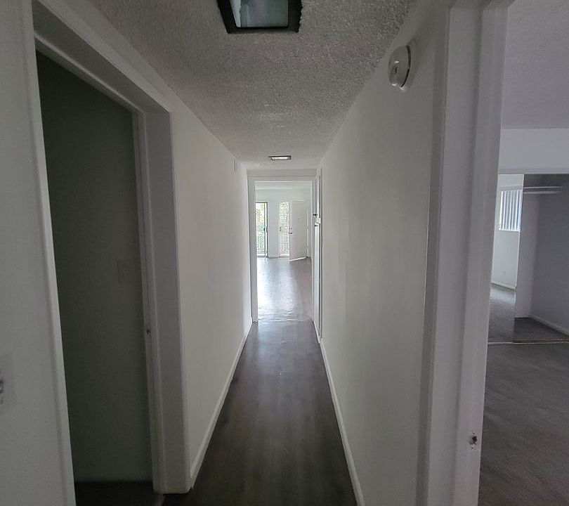 Building Photo 5