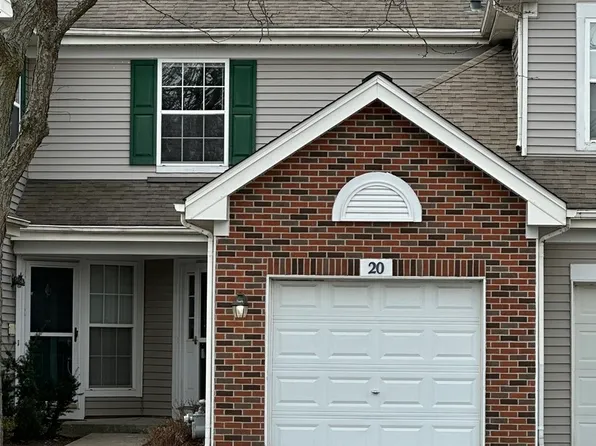 20 Stonegate Ct, Algonquin, IL 60102