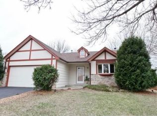 5707 Deer Trl E, Shoreview, MN 55126