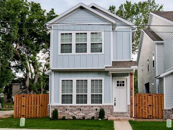 502 W Persimmon St, Rogers, AR 72756