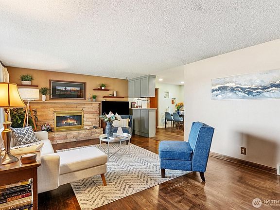 3rd image of 17103 44th Avenue W