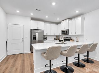 28204 Radford Ct, Monroe Township, NJ 08831