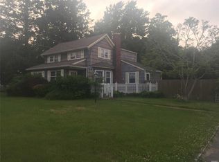 35 Hallock Rd, Patchogue, NY 11772