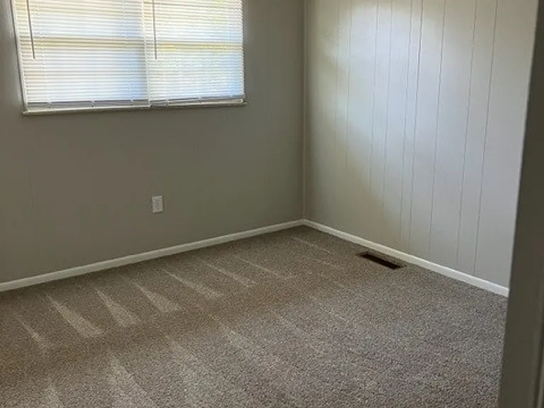 1463 Cora Ln — Photo 6