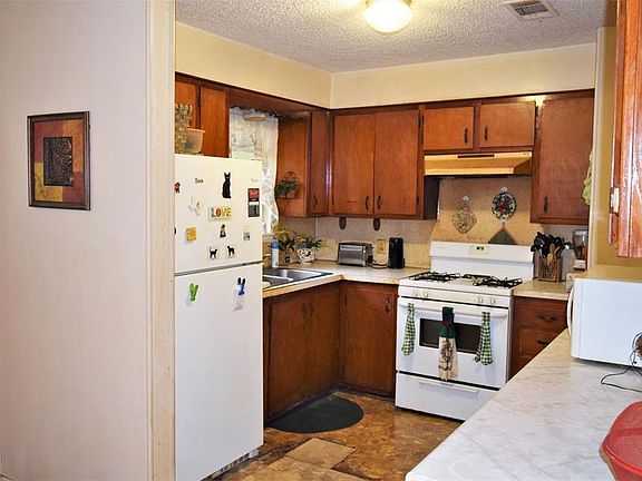 4th image of 1104 W Mesquite St