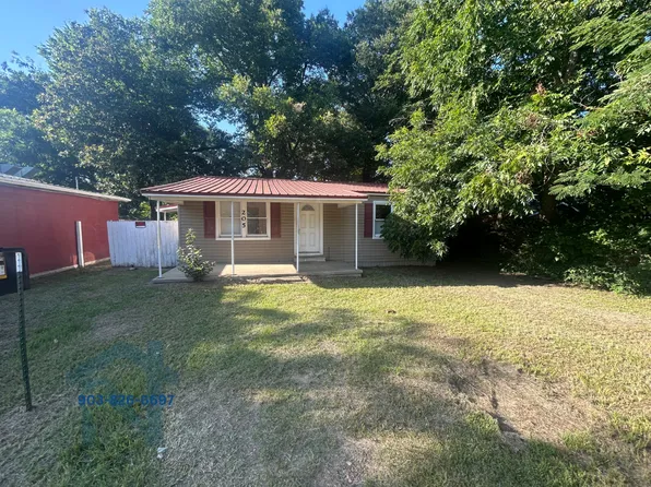 205 E Avenue A, Hooks, TX 75561