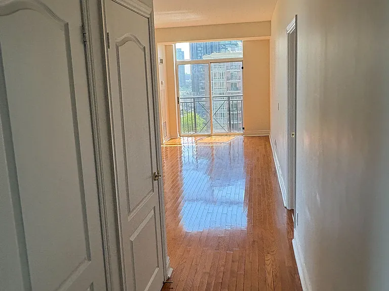 1101 Leslie St #1106 — Photo 19