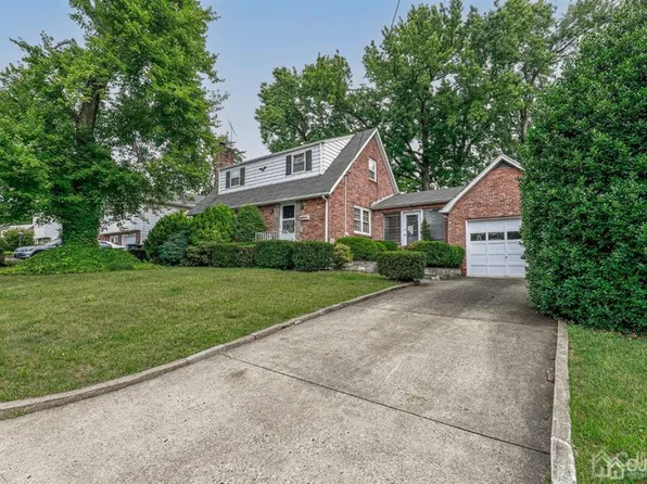 147 Hillside Ave, Bergenfield, NJ 07621