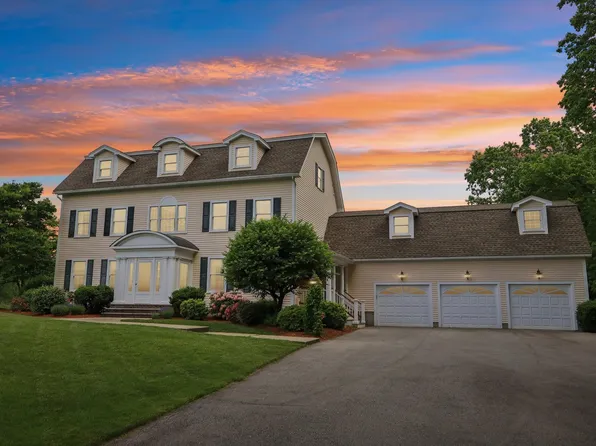 4 Copper Beech Road, Salem, NH 03079