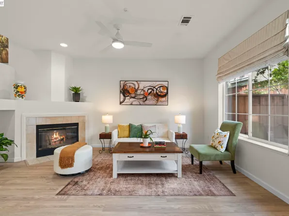 10706 Ian Ln, Dublin, CA 94568