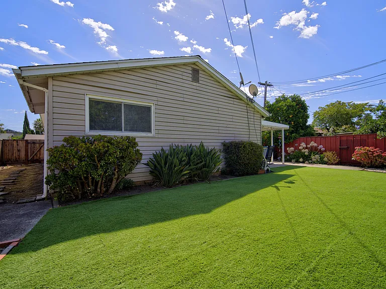 25309 Meredith Ct — Photo 29