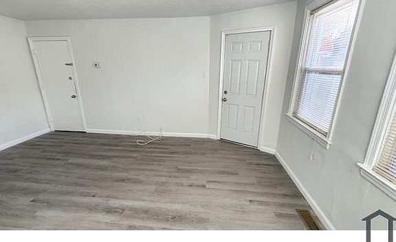 2nd image of 4518 Fairfax Rd #1