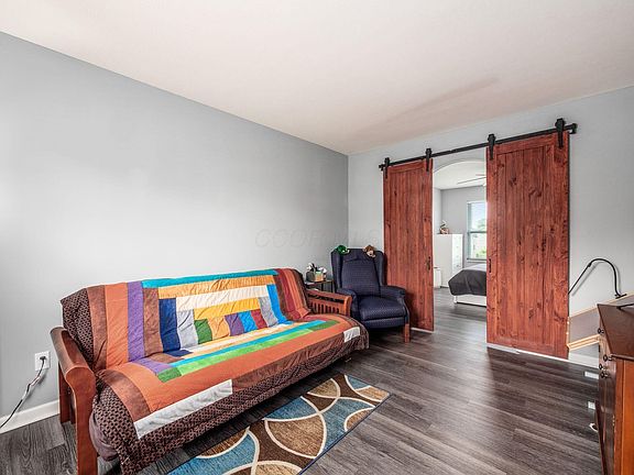 4th image of 5011 Hickory Grove Cir