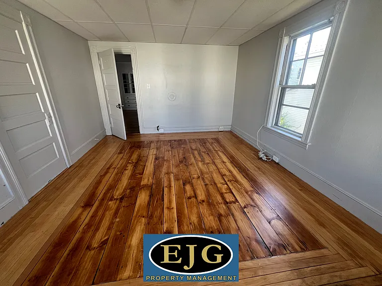 551 Montgomery St #2 — Photo 12