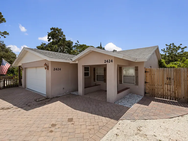 2424 Whippoorwill Cir #2 — Photo 3