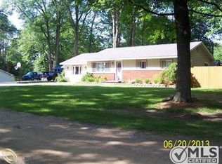 869 Woodlawn Dr, Columbiaville, MI 48421