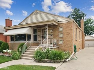9129 S Mozart Ave, Evergreen Park, IL 60805