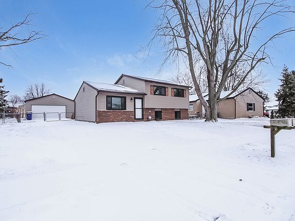 2nd image of 5864 Starcrest Dr