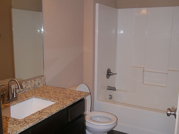 5th image of 1211 NE Windsor Dr Unit 203