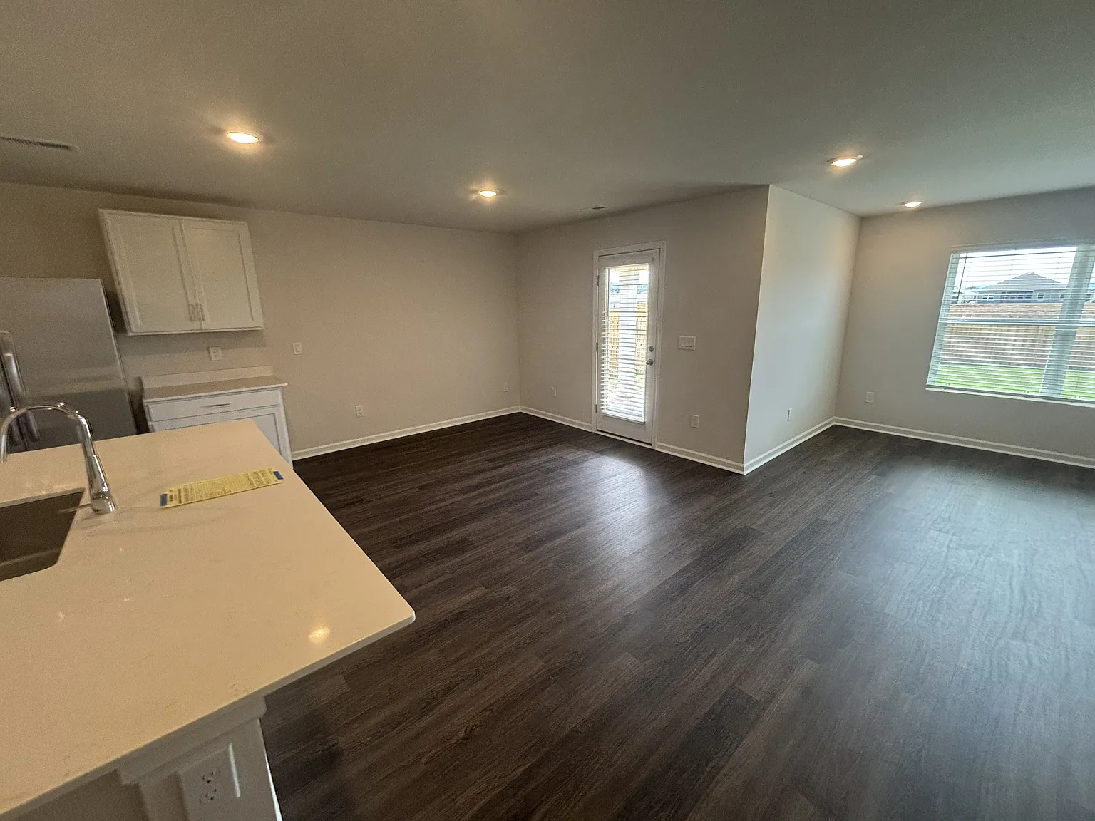 4 bed, 1841 sqft, $1,915 — Photo 4