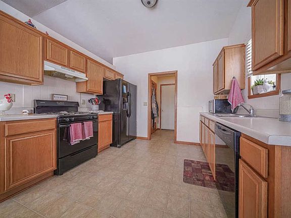 3rd image of 3208 Citadel Dr