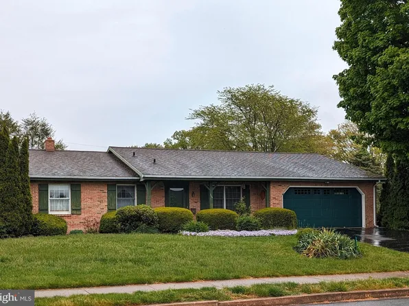 1119 Marie Ave, Ephrata, PA 17522