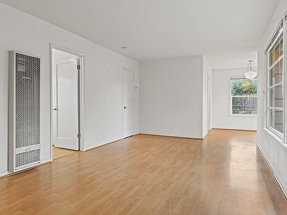 4th image of 1035 Amarillo Ave