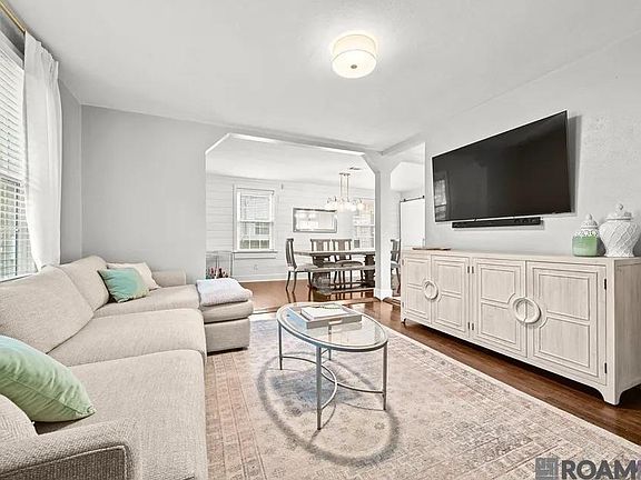 5th image of 4759 Sweetbriar St