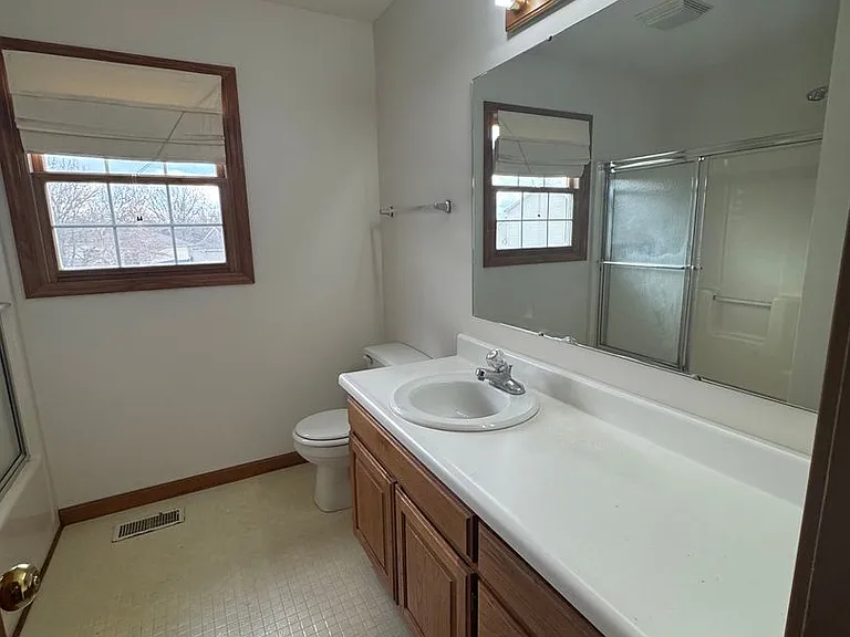 2047 Parkside Dr — Photo 25