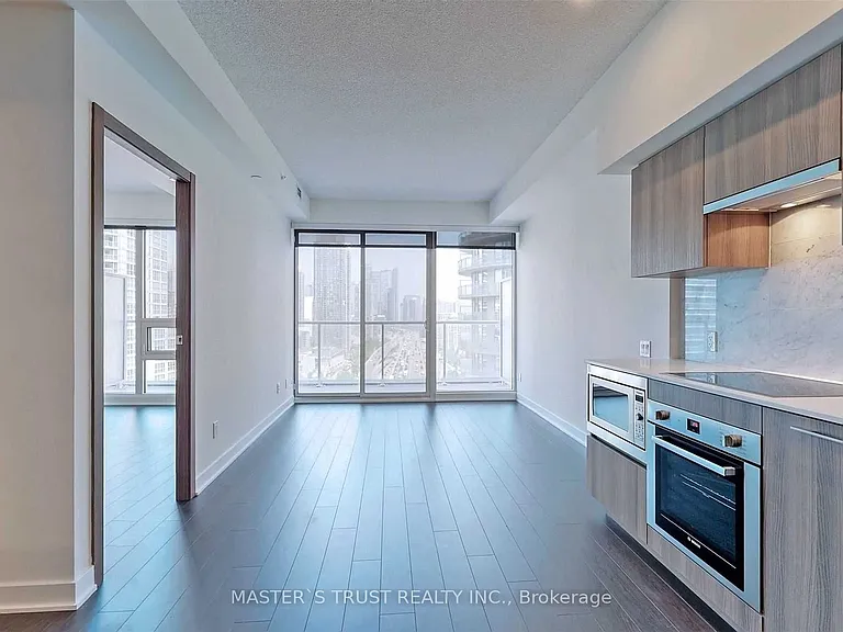 17 Bathurst St #2611 — Photo 2