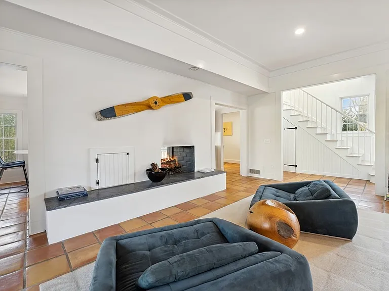 8 Barker Ln — Photo 13
