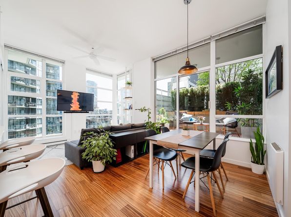 1205 Howe St #706, Vancouver, BC V6Z 0B2