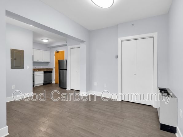 2136 Main St APT 202