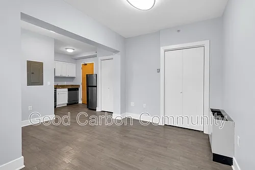 2136 Main St Photo 1