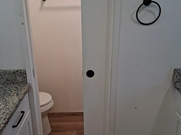 1114 Catherine St — Photo 14