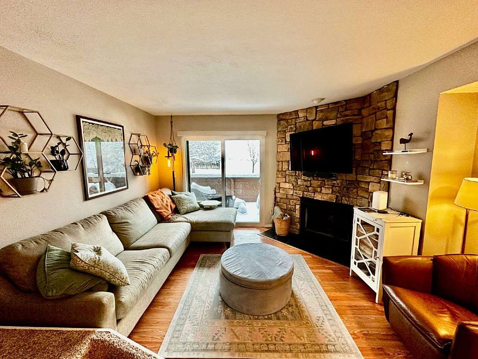 1st image of 710 Julian Cir