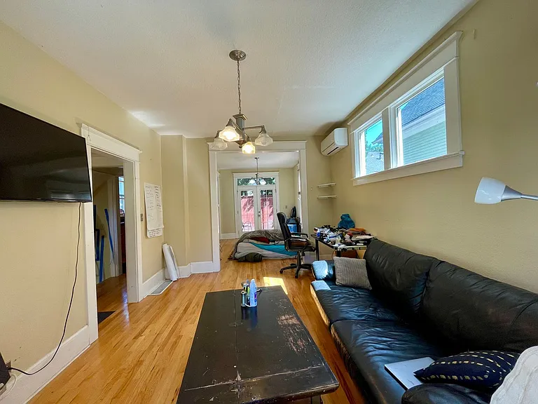 121 NE Mason St — Photo 9
