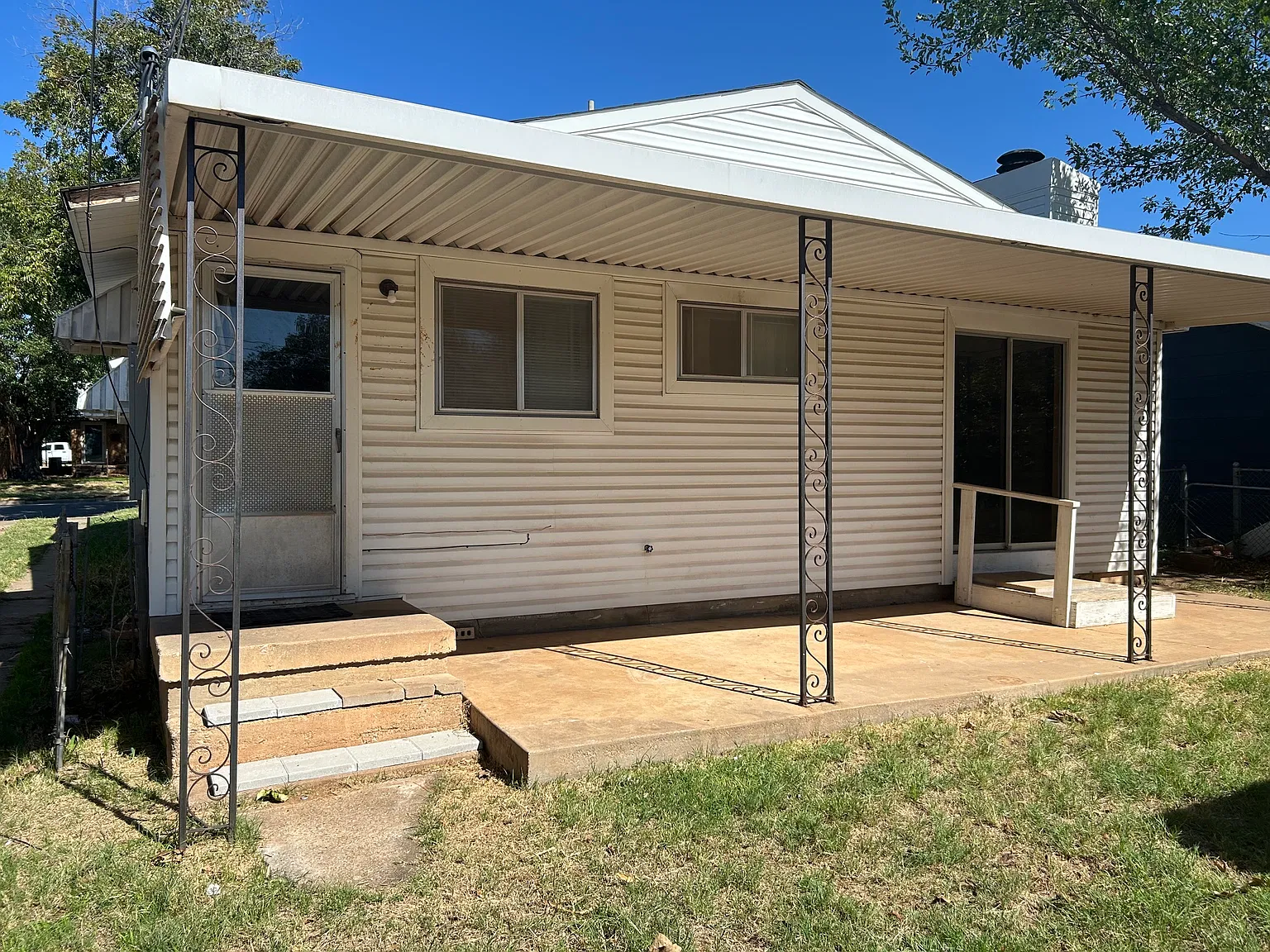 3 bed, 1182 sqft, $1,300 — Photo 2